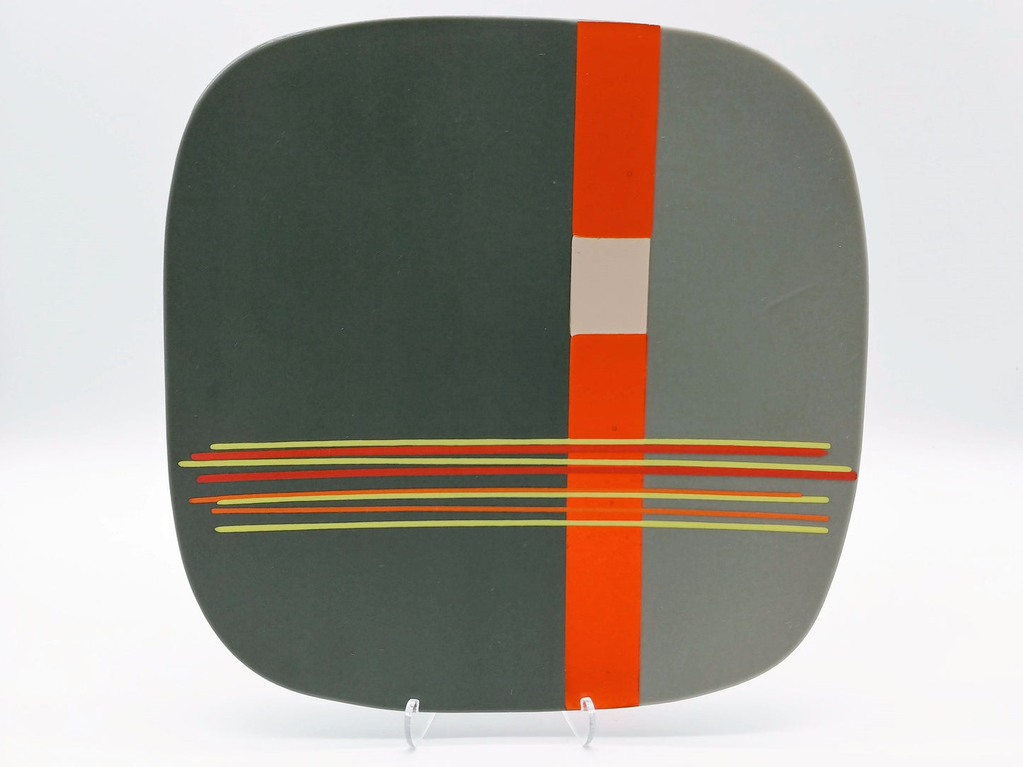 striped rounded plate