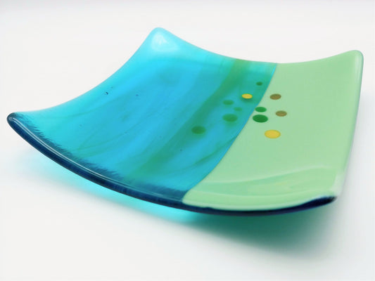 blue and green dots plate