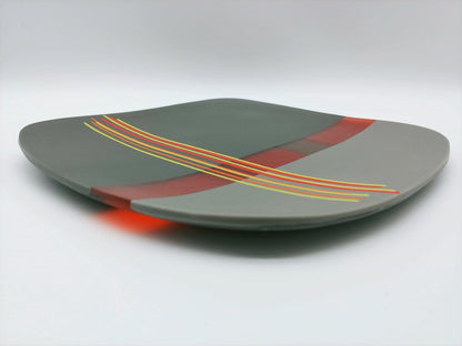 striped rounded plate