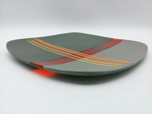 striped rounded plate